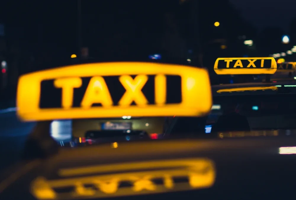 Los beneficios de un taxi disponible 24/7